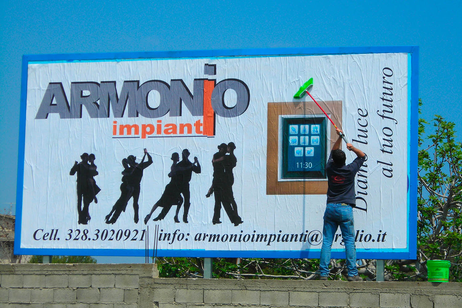 Cartellone pubblicitario 6X3 di Armonio Impianti per promuovere gli impianti domotici nel 2006